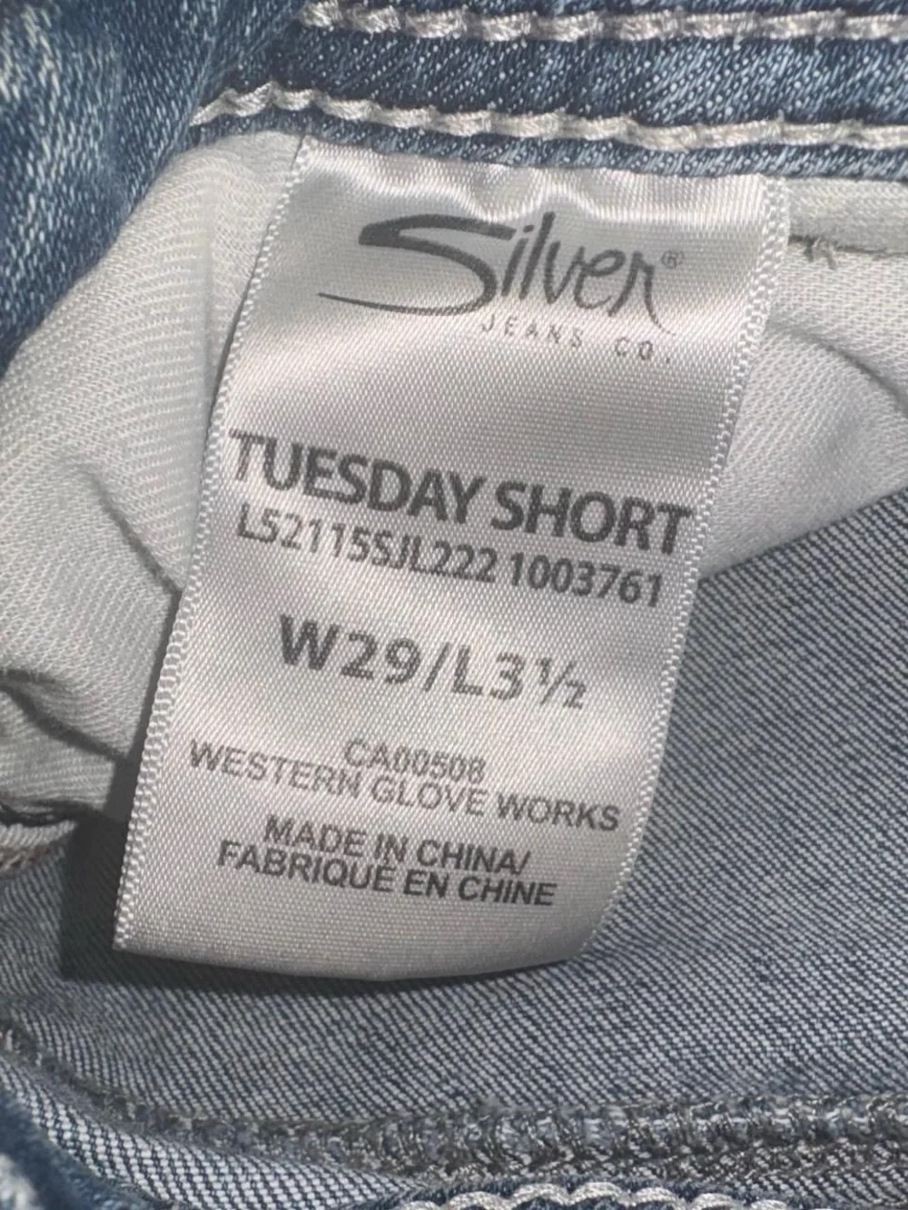 vtg y2k midlength lowrise denim shorts - silver jeans, sz 29